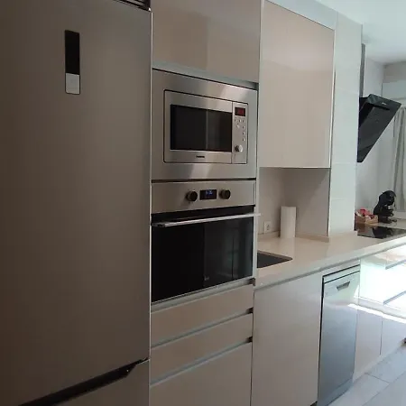 Bajondillo Apartment *